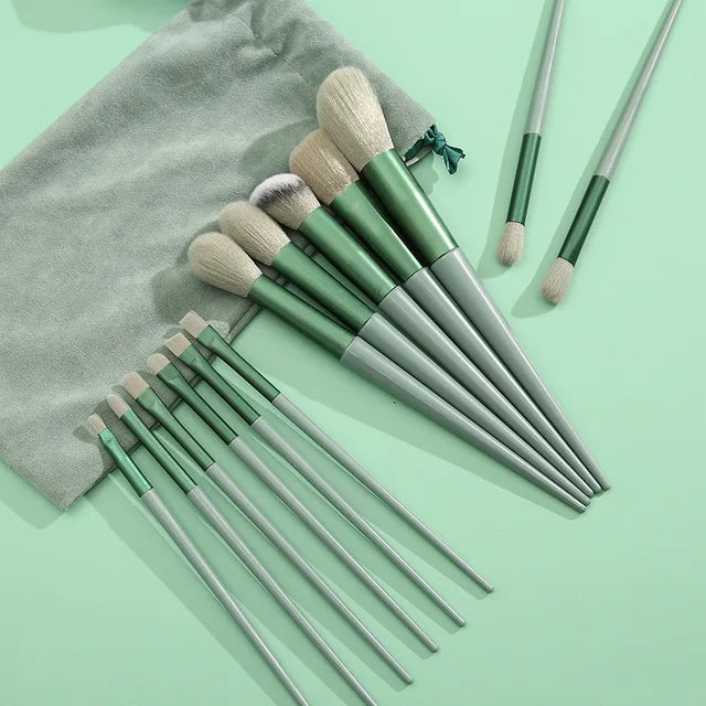 13 PCS Makeup Brush Set - Soft, Durable, Perfect for Foundation & Eyeshadow