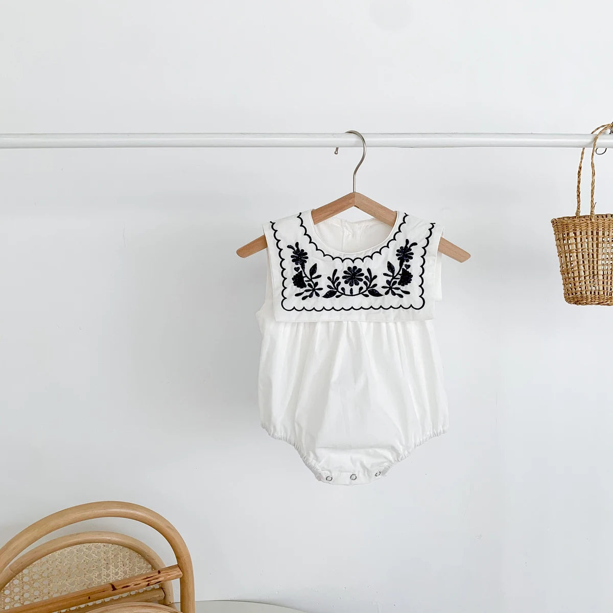 Embroidered Collar Baby Sleeveless Onesies For Girls One Piece Romper Summer Clothes